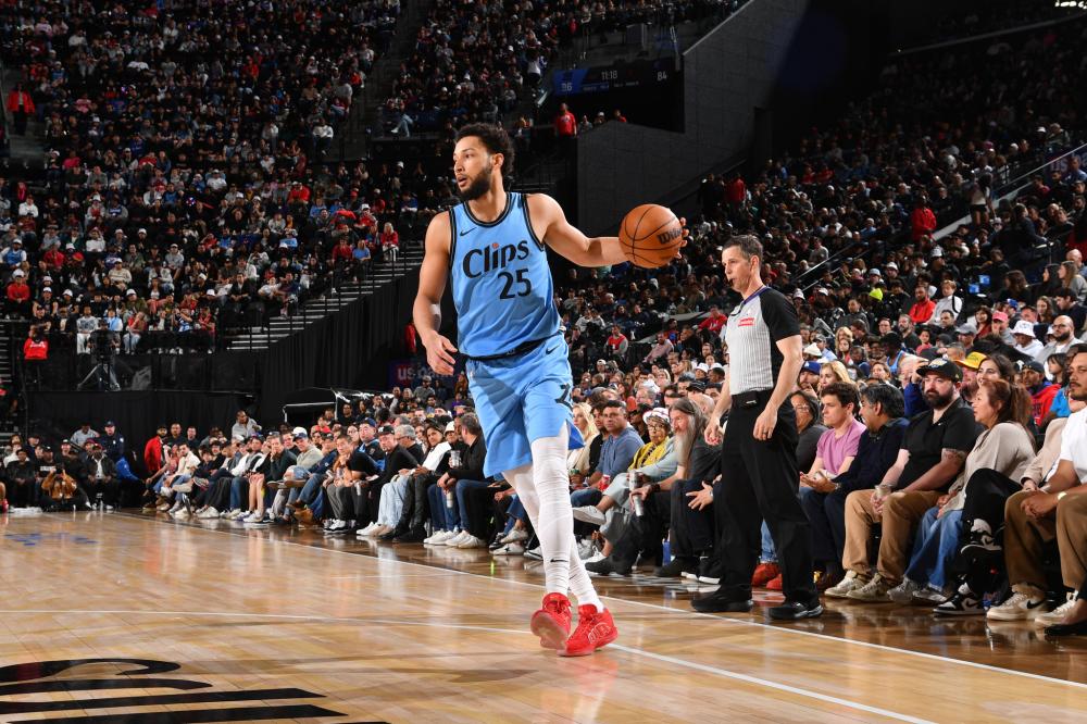 在足球的竞 在足球的竞